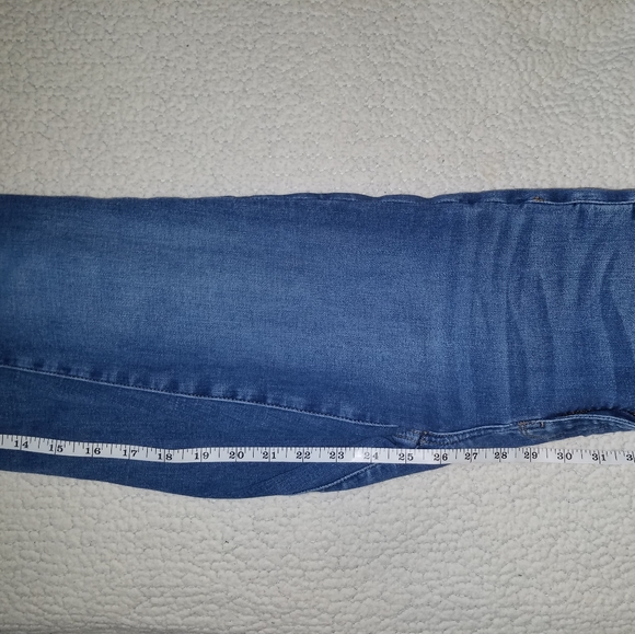 American Eagle Women's Next Level Stretch Super Hi-Rise Jegging Medium Wash - Picture 7 of 11